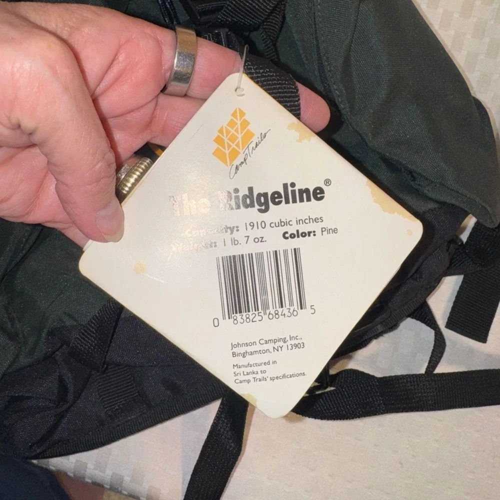 Camp Trails The Ridgeline Daypack Green 1910 cu in Capacity New With Tags